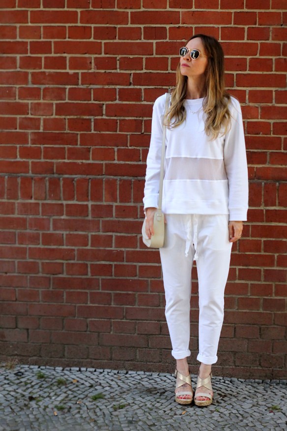 FLOATINGBOHEMIAN_ALLWHITE_2